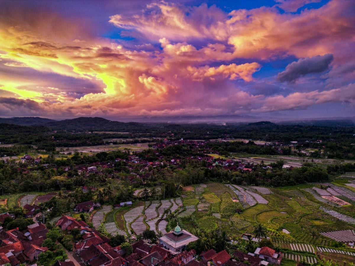 Villa Borobudur Resort Magelang Exterior photo